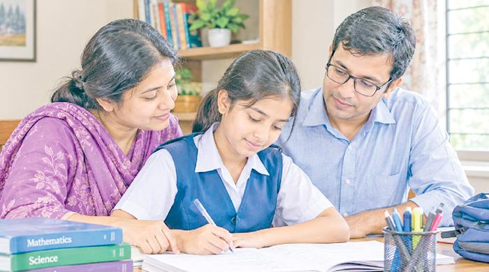 সন্তানের সাফল্যে অভিভাবকদের ভূমিকা: একটি পথনির্দেশিকা