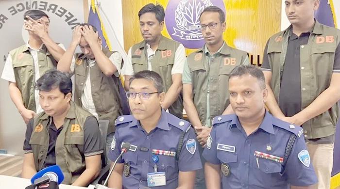 কুমিল্লায় স্কুলছাত্রী তাজমিন হত্যা: ধর্ষণ শেষে শ্বাসরোধ করে খুন, আটক সিএনজিচালক কুমিল্লায় স্কুলছাত্রী তাজমিন হত্যা: ধর্ষণ শেষে শ্বাসরোধ করে খুন, আটক সিএনজিচালক