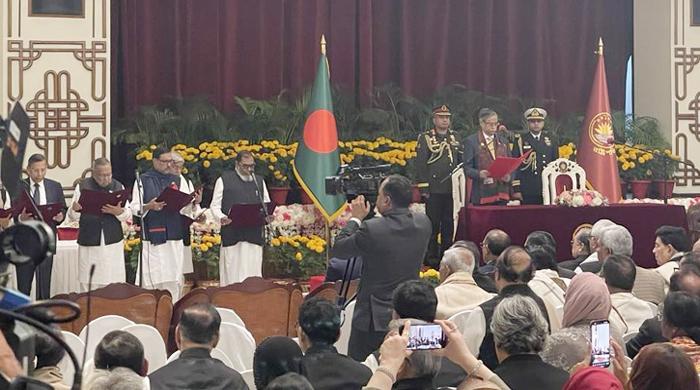 শপথ নিলেন ২৫ মন্ত্রী ও ১১ প্রতিমন্ত্রী