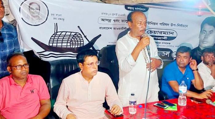 গোবিন্দগঞ্জের তালুককানুপুর ইউপির উপ-নির্বাচনে নৌকা মার্কার পক্ষে পথসভা