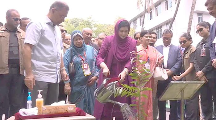 ঢাকা মেডিকেলে বৃক্ষরোপণ কর্মসূচি উদ্বোধন করলেন প্রধানমন্ত্রী
