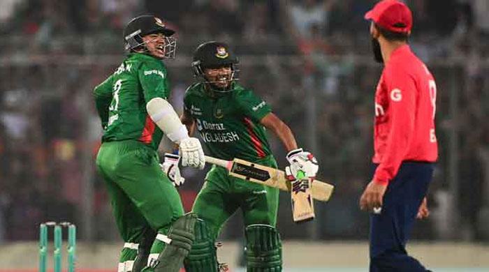 চ্যাম্পিয়ন ইংল্যান্ডের বিপক্ষে ঐতিহাসিক সিরিজ জয় টাইগারদের