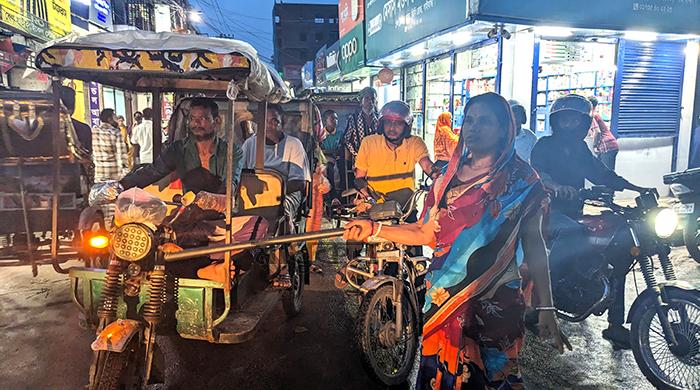 ‘সাব্বাশ, এদেন করিই সবাই দ্যাশের প্রয়োজনোত আসুক’