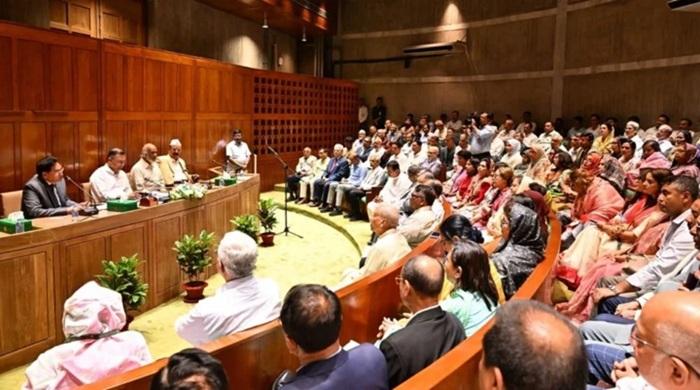 দলীয় এমপিদের কঠোর নির্দেশনা দিলেন প্রধানমন্ত্রী দলীয় এমপিদের কঠোর নির্দেশনা দিলেন প্রধানমন্ত্রী
