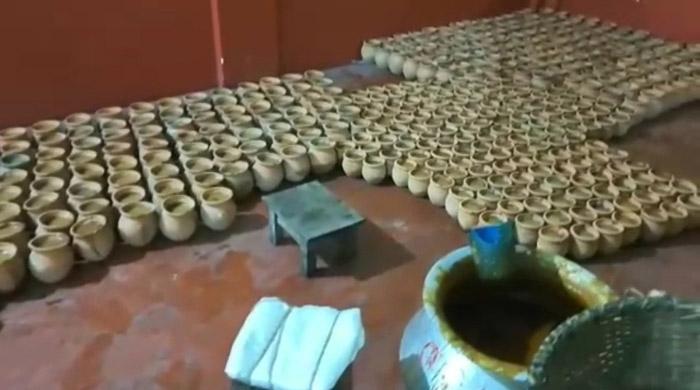 নাটোরে ভেজাল গুড় তৈরি ও বিক্রির অপরাধে দুই গুড় ব্যবসায়ীর এক লক্ষ বিশ হাজার টাকা জরিমানা