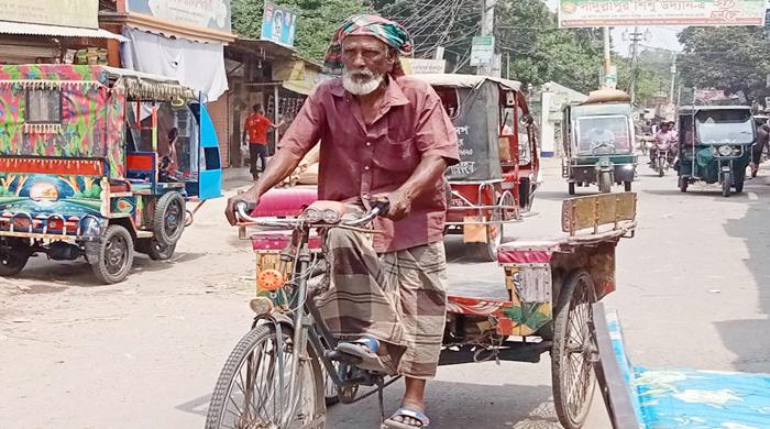 গরমে কাহিল শ্রমজীবি মানুষ!