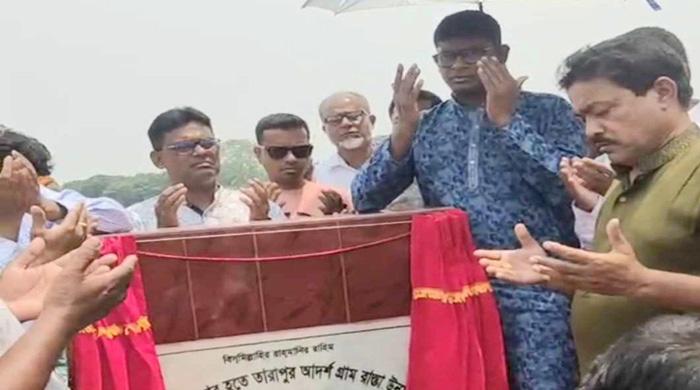 সুন্দরগঞ্জ-তারাপুর সড়কের নির্মাণ কাজের উদ্বোধন