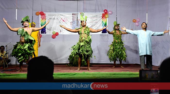 ১৮ পেরিয়ে অন্তরঙ্গ থিয়েটার : মঞ্চে পরিপক্বতার উজ্জ্বল প্রকাশ