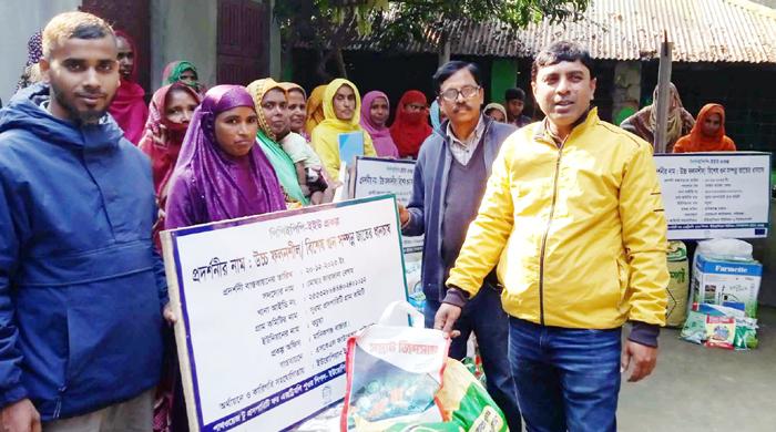 সাঘাটায় উচ্চ ফলনশীল ধানের বীজ ও উপকরণ বিতরণ