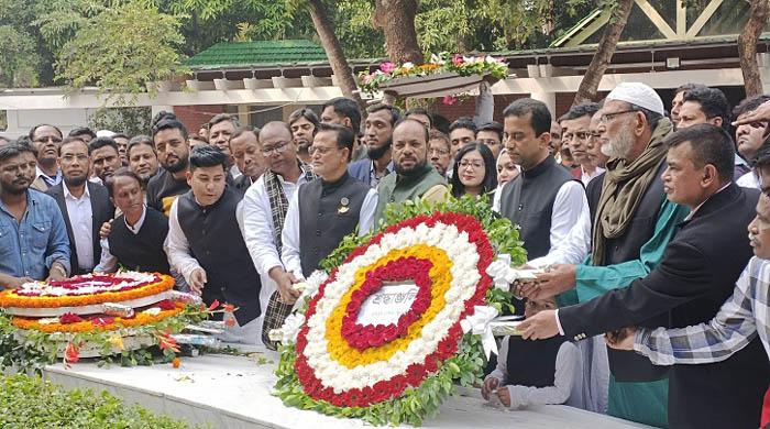 বঙ্গবন্ধুর সমাধিতে গাইবান্ধা-৫ আসনের নবনির্বাচিত এমপির শ্রদ্ধা