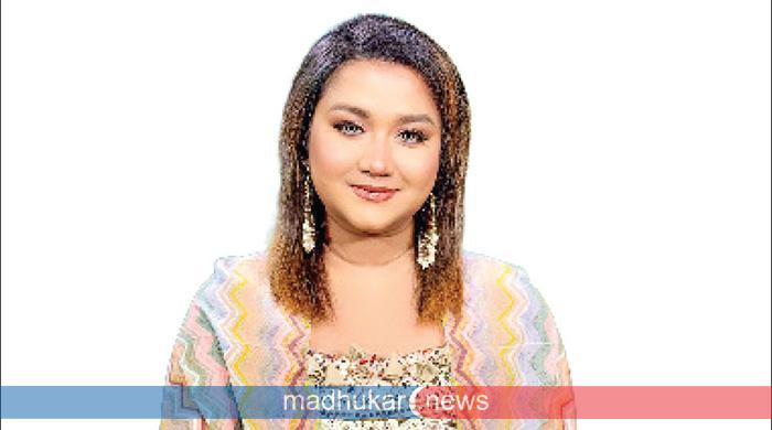 ঝিলিকের কণ্ঠে আমি যে তোমার