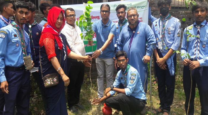 গোবিন্দগঞ্জ উপজেলা মুক্ত স্কাউট দলের বৃক্ষরোপণ কর্মসূচি উদ্বোধন