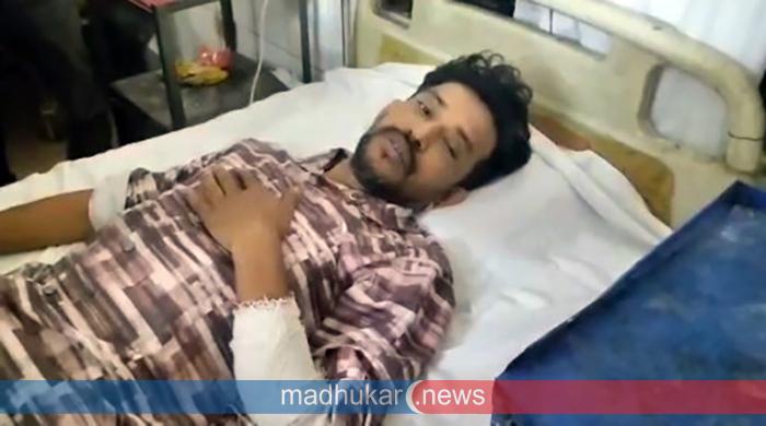 চাকরির টাকা ফেরত চাওয়ায় কাউনিয়ায় যুবকের ওপর নৃশংস হামলা, হাসপাতালে ভর্তি