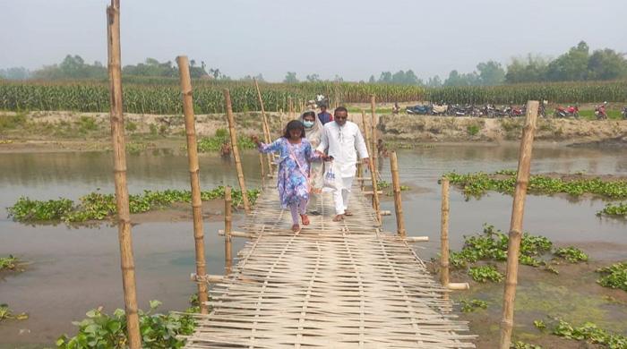 চরবাসির ভরসা বাশের সাঁকো