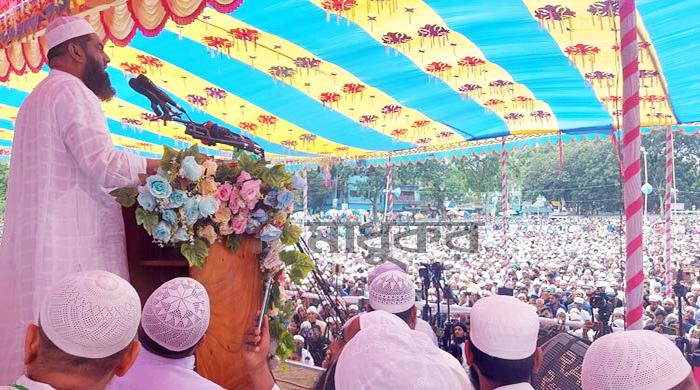 মুক্তিযুদ্ধের চেতনার নামে গণহত্যা চালিয়েছেন শেখ হাসিনা : মামুনুল হক মুক্তিযুদ্ধের চেতনার নামে গণহত্যা চালিয়েছেন শেখ হাসিনা : মামুনুল হক