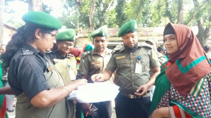 সাদুল্লাপুরে ১০৮ পূজা মন্ডপের জন্য ৪৯৮ আনসার বাছাই