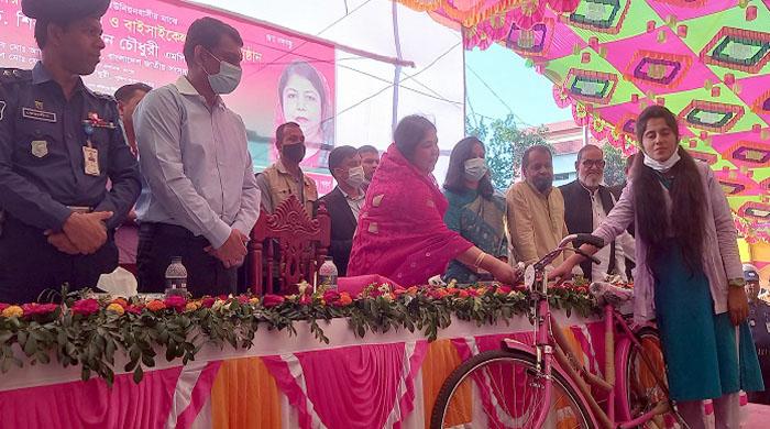  শহর কেন্দ্রিক উন্নয়নে শেখ হাসিনা বিশ্বাস করেন না-স্পিকার