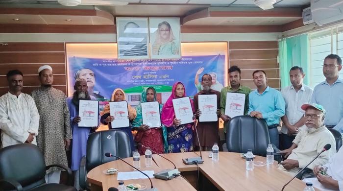 সুন্দরগঞ্জে মাথা গোঁজার ঠাঁই পেল আরও ৪০ পরিবার