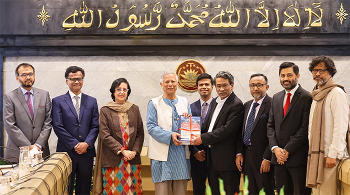 প্রধান উপদেষ্টার কাছে প্রতিবেদন জমা দিয়েছে ৪ সংস্কার কমিশন