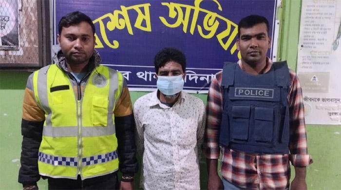 বিরামপুরে সাজাপ্রাপ্ত পলাতক আসামী গ্রেপ্তার