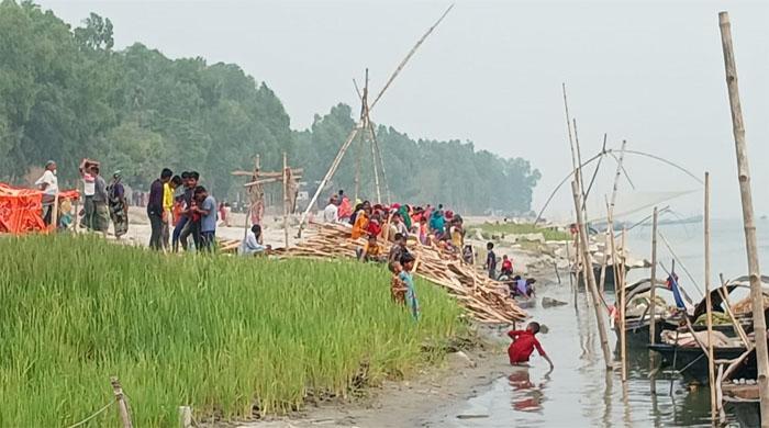 ব্রহ্মপুত্রে ডুবে এক ব্যক্তি নিখোঁজ, উদ্ধার অভিযানে কাজ করছে ডুবুরি দল