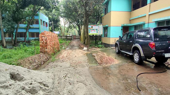 একই প্রকল্পের দ্বৈত বরাদ্দের ১কোটি টাকা হরিলুটের অভিযোগ