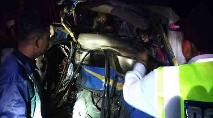 বাস-পিকআপের ত্রিমুখী সংঘর্ষে রায়পুরায় নিহত ২, আহত ১০