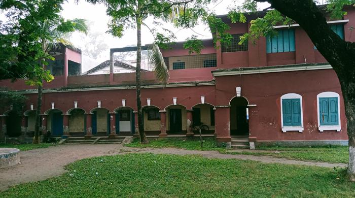 শিক্ষার আলো ছড়াচ্ছে শতবর্ষি ফুলবাড়ীর ঐহিত্যবাহী গোলাম মোস্তফা (জি.এম) পাইলট উচ্চ বিদ্যালয়