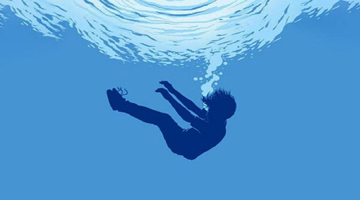 সাদুল্লাপুরে ফুটবল তুলতে গিয়ে পুকুরে ডুবে শিশুর মৃত্যু 