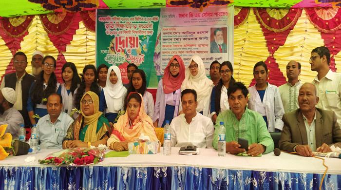 ফুলছড়ির ছালুয়া ফজলে রাব্বী বালিকা বিদ্যালয়ে কৃতি শিক্ষার্থীদের সংবর্ধনা