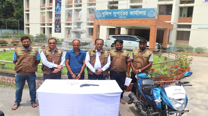 গাইবান্ধায় শ্যুটারগান-গুলিসহ যুবক আটক