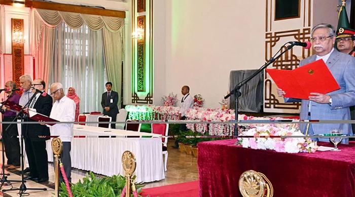 শপথ নিলেন অন্তর্বর্তীকালীন সরকারের আরও ৪ উপদেষ্টা