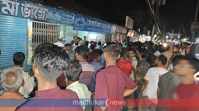 সাদুল্লাপুরে পাওনা টাকা নিয়ে ধাওয়া-পাল্টা ধাওয়ায় ২ মামলা, গ্রেপ্তার ৩