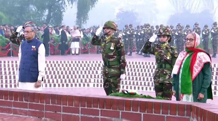 মহান মুক্তিযুদ্ধে শহীদদের প্রতি স্মৃতিসৌধে রাষ্ট্রপতি ও প্রধানমন্ত্রীর শ্রদ্ধা