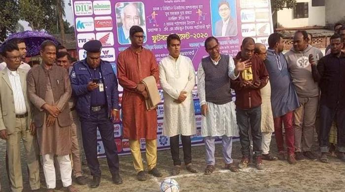 সুন্দরগঞ্জে ফুটবল টুর্নামেন্টের উদ্বোধন