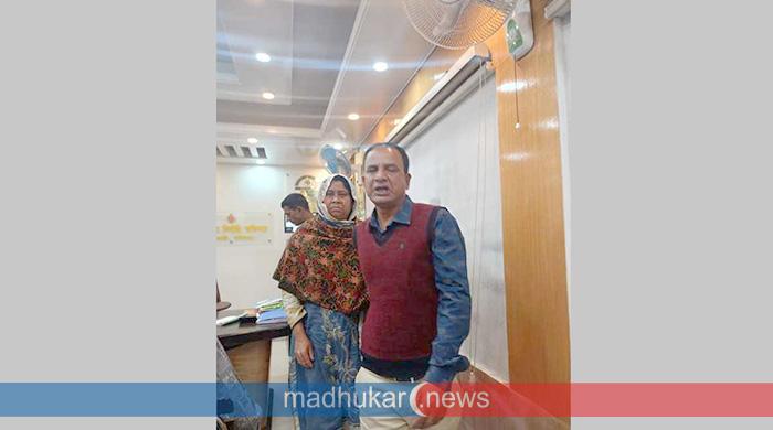 গোপনে ইউএনওর ভিডিও ধারণ: প্রধান শিক্ষিকা আটক