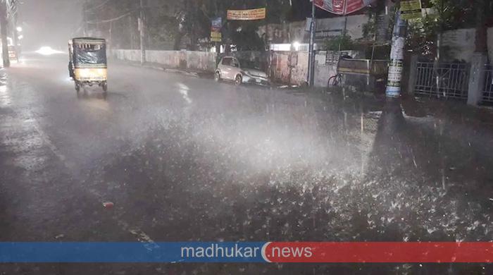 ঝড়ো হাওয়া ও শিলাবৃষ্টির সম্ভাবনা