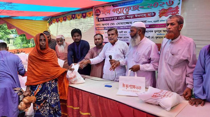 নওগাঁয় ঈদ উপহার পেলো শতাধিক হতদরিদ্র পরিবার
