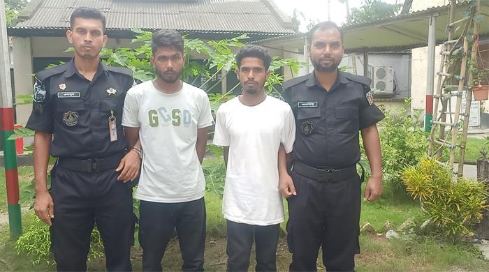 ফুলছড়িতে বিদেশি মদসহ দুই যুবক আটক