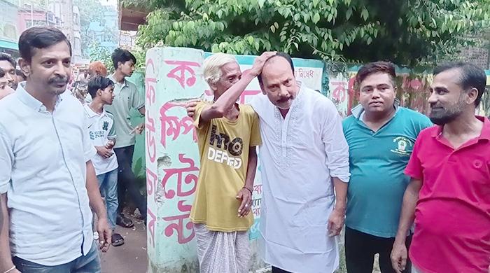 গোবিন্দগঞ্জে মেয়র প্রার্থী ফারুকের গণসংযোগ
