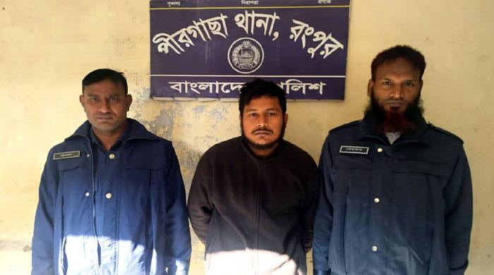 পীরগাছায় গোপনে গৃহবধূর গোসলের ভিডিও ধারণ, যুবক গ্রেপ্তার