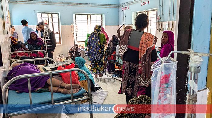 গাইবান্ধায় ‘চল্লিশা’ খেয়ে হাসপাতালে দুই শতাধিক মানুষ গাইবান্ধায় ‘চল্লিশা’ খেয়ে হাসপাতালে দুই শতাধিক মানুষ
