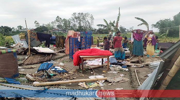 ফুলছড়ির চরাঞ্চলে কালবৈশাখীর তাণ্ডব ৪ শতাধিক পরিবারের বাড়িঘর লণ্ডভণ্ড 