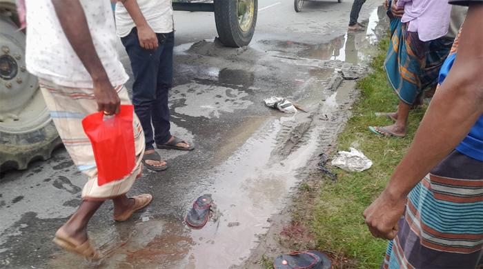 দিনাজপুর চিরিরবন্দরে ড্রাম ট্রাকের ধাক্কায় সবজি চাষির মৃত্যু