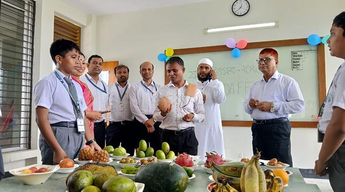 দেশীয় ফলের পুষ্টিগুণ তুলে ধরতে এসকেএস স্কুল এ্যান্ড কলেজে ফল উৎসব