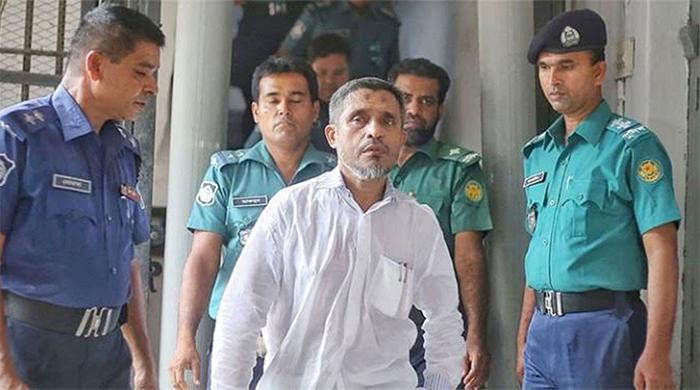 দশ ট্রাক অস্ত্র মামলা থেকে বাবরসহ ৭ আসামি খালাস