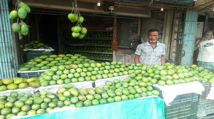 আমে সয়লাব গাইবান্ধার বাজার