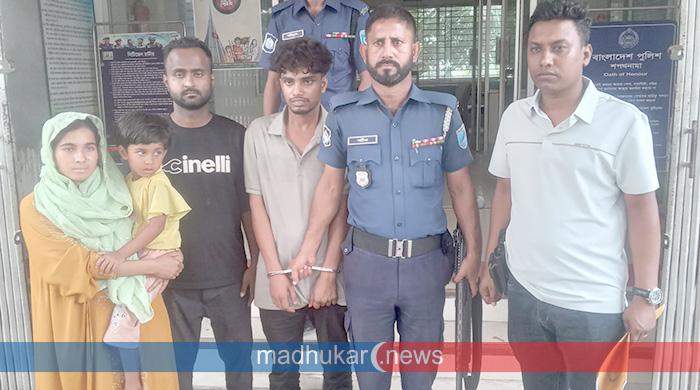 ফুলছড়িতে শিশু অপহরণকারী যুবক আটক অপহৃত শিশুকে পরিবারের কাছে হস্তান্তর 