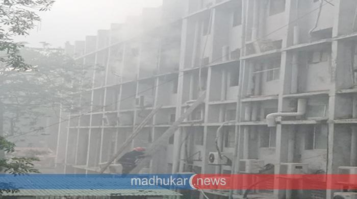 খুলনা মেডিকেল কলেজ হাসপাতালে ভয়াবহ অগ্নিকাণ্ড: ব্যাপক ক্ষয়ক্ষতি