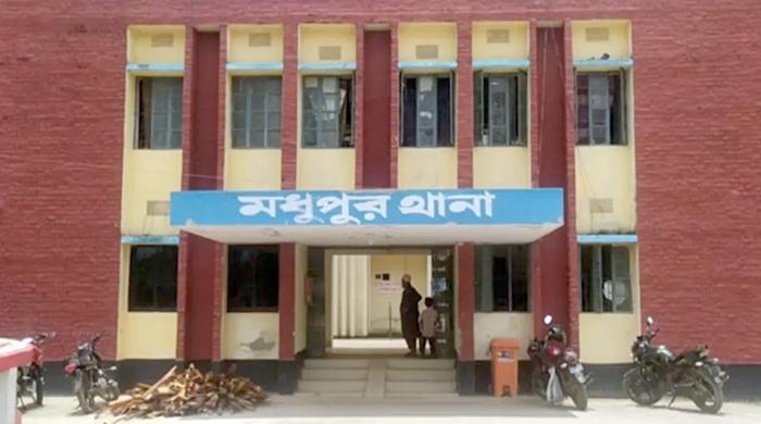 মধুপুরে পরিত্যক্ত গর্তে পড়া ছাগল বাঁচাতে গিয়ে একই পরিবারের ৪ জনের মর্মান্তিক মৃত্যু